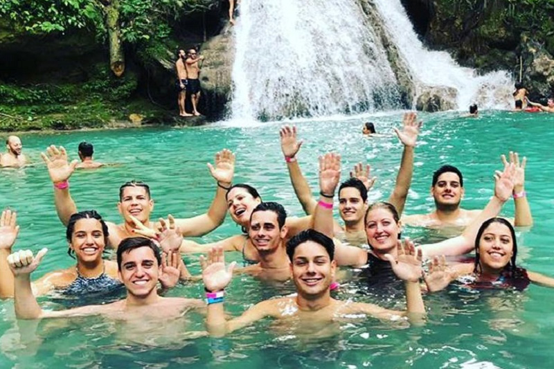 Fiwi Blue Hole Adventure + Shopping